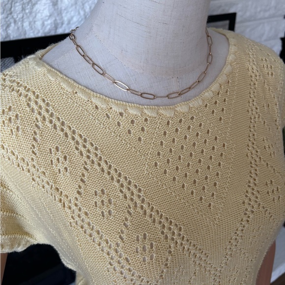 Vintage Cap-Sleeve Yellow Knit Top with Lace Detail - Picture 4 of 5